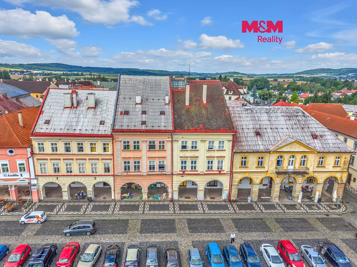 Prodej rodinného domu 917 m², pozemek 606 m²